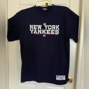 EUC, VINTAGE NY YANKEES BATTING STYLE T-shirt +FREEBIE